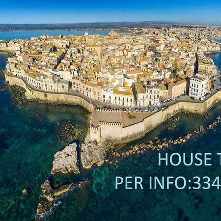 House Tea Lejlighed Syracuse Eksteriør billede